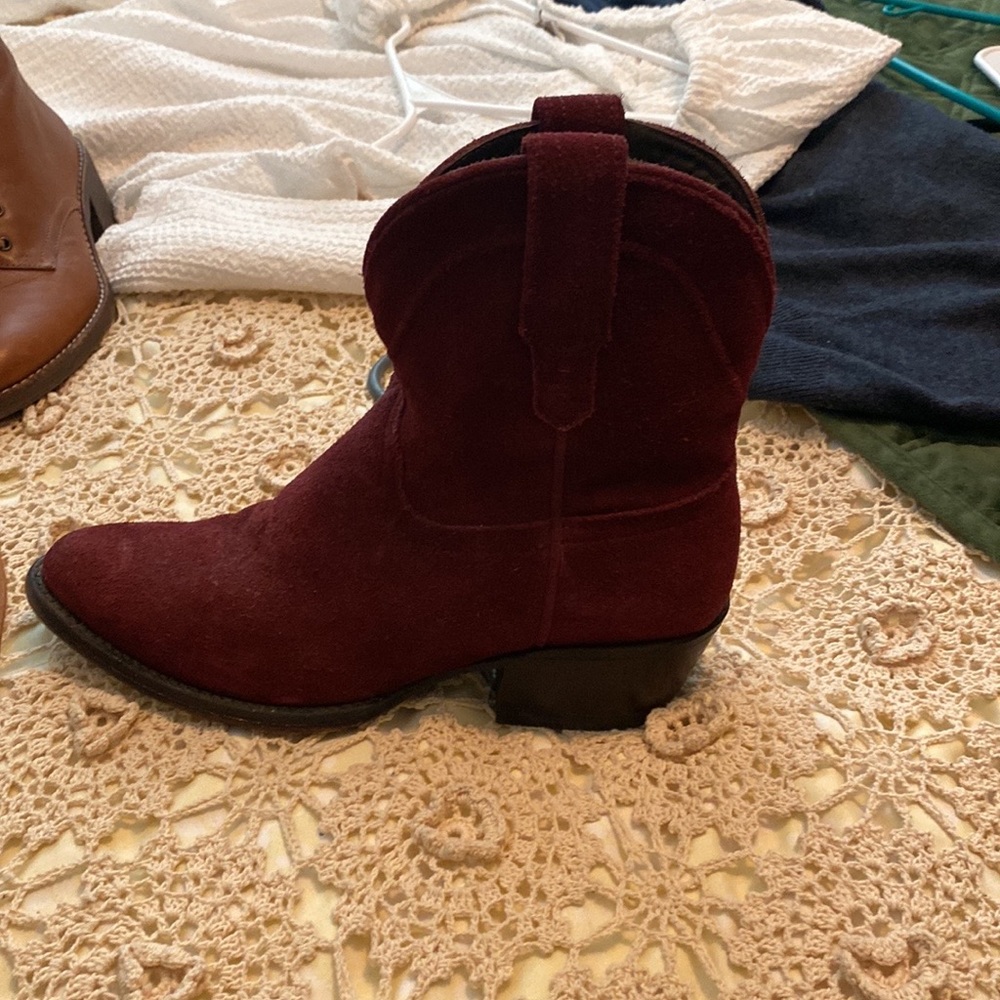 Tecovas suede burgundy boot